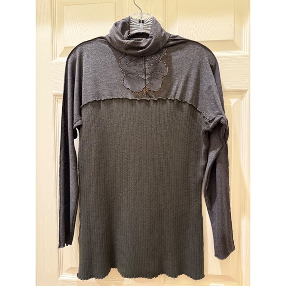 Beaded Embroidered Long Sleeve Turtleneck Top With Ribbed Pattern - Picture 1 of 8